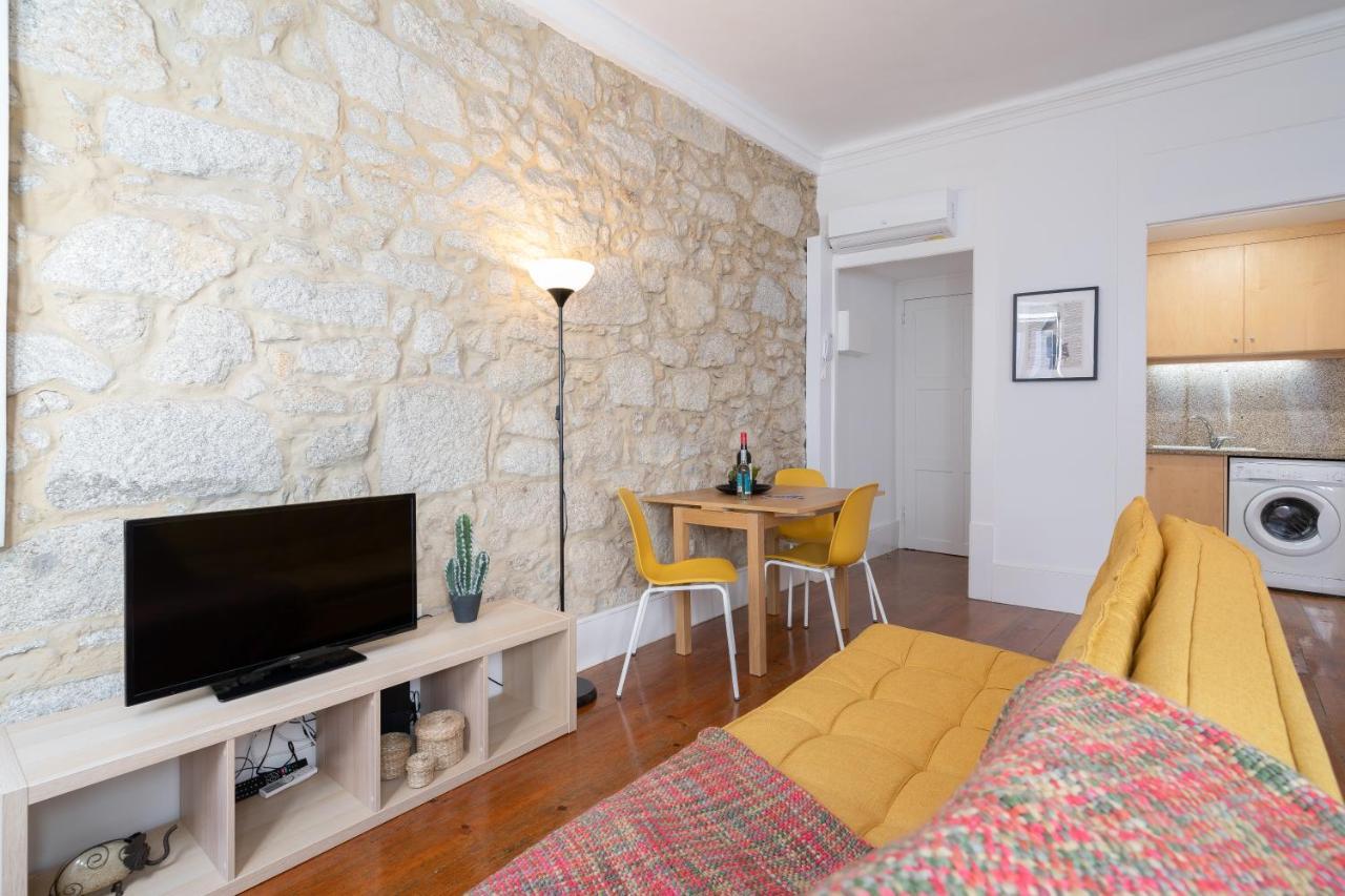 Host Wise - Modern Studios With Terrace - Walk Everywhere Porto Kültér fotó
