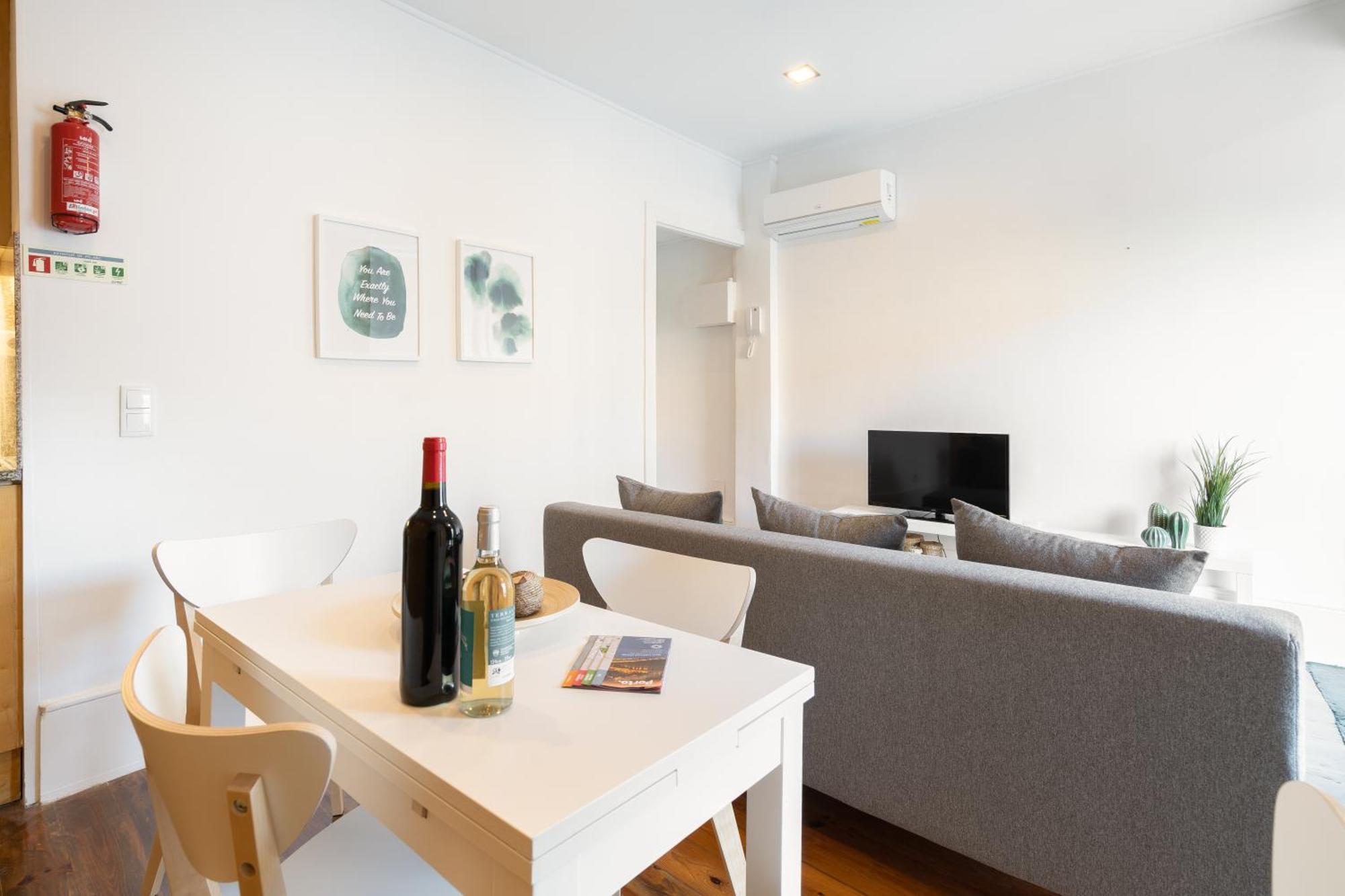Host Wise - Modern Studios With Terrace - Walk Everywhere Porto Szoba fotó