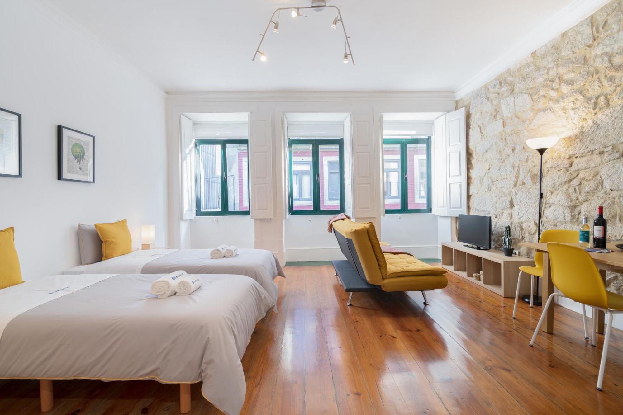 Host Wise - Modern Studios With Terrace - Walk Everywhere Porto Szoba fotó